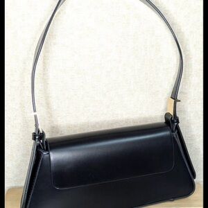 Zara Black Leather Shoulder Bag with Minimalist Design